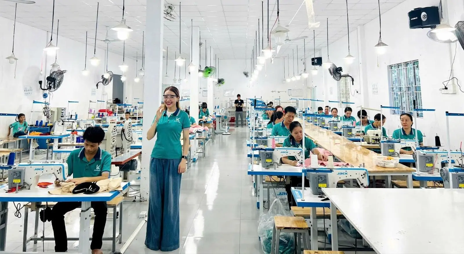 Nhập Hàng Sỉ Thiết Kế May Sẵn